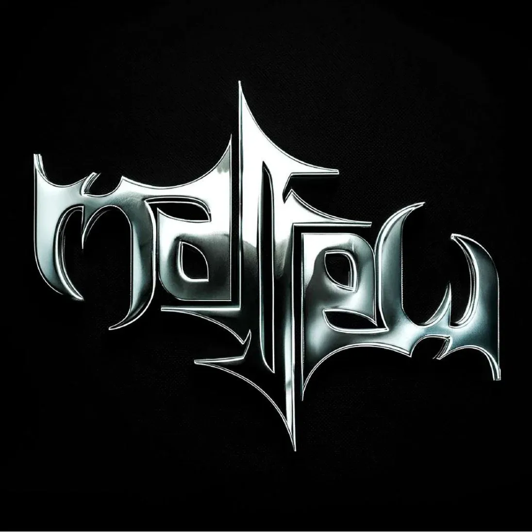 Ambigramma del nome Matteo con effetto cromato tridimensionale su fondo nero